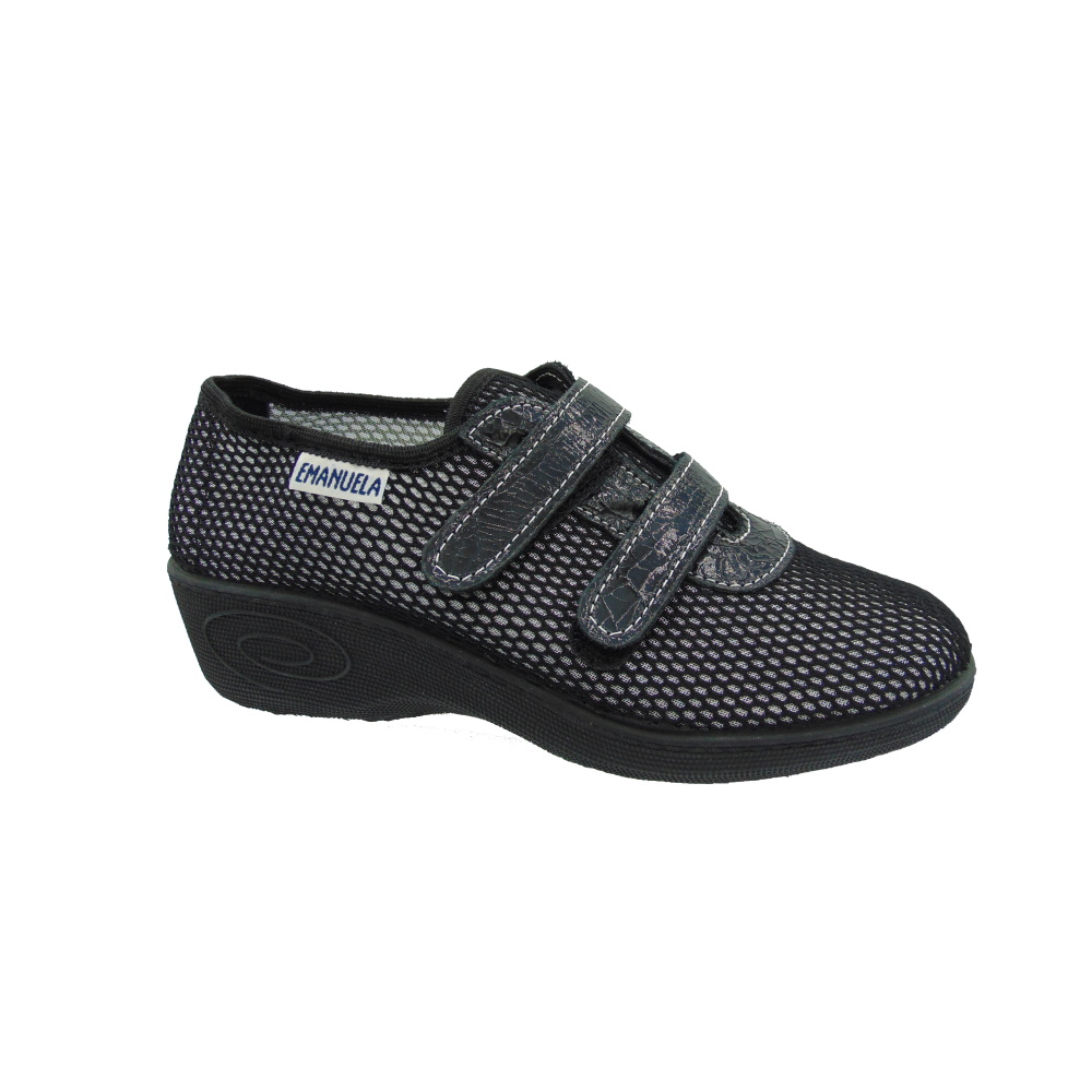 Scarpa Donna EMANUELA articolo 2352 Rewin Nero. Tomaia in retina totalmente traspirante e chiusura con doppio strappo.